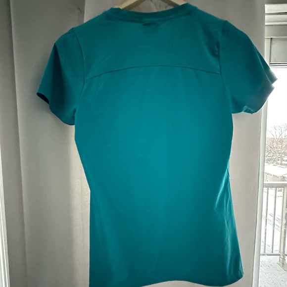 Gymshark T-shirt - Picture 2 of 4